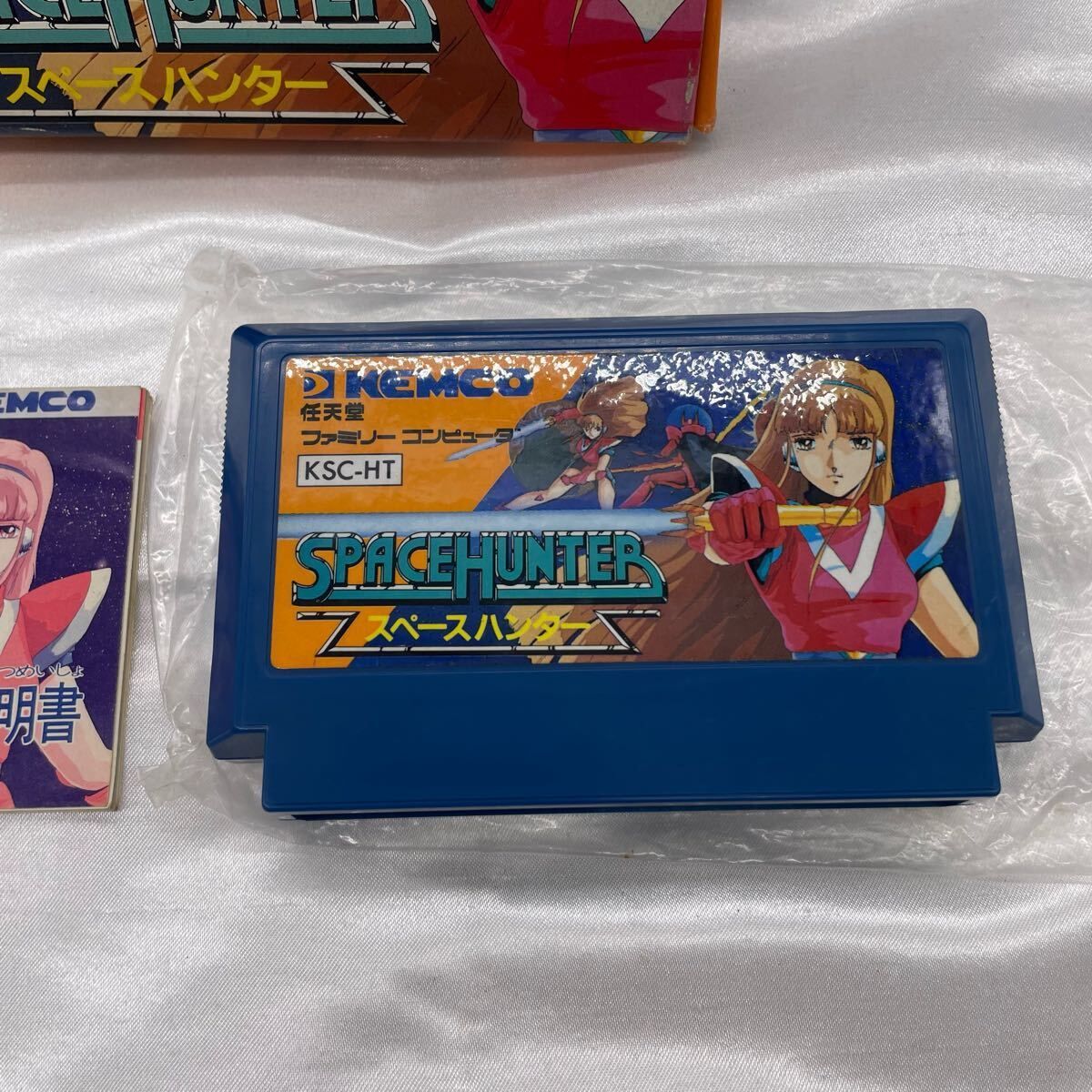 ファミコンソフト　スペースハンター　美品　ケムコ　希少 美品】FC スペースハンター SPACE HUNTER ファミコンソフト 箱