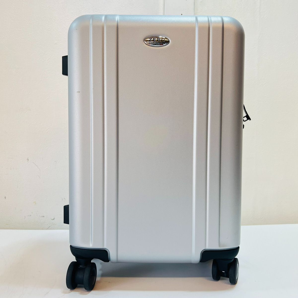 ZERO HALLIBURTON ゼロハリバートン スーツケース グレー ポリカーボネート