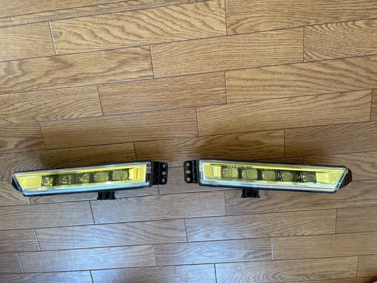 LED イエロー