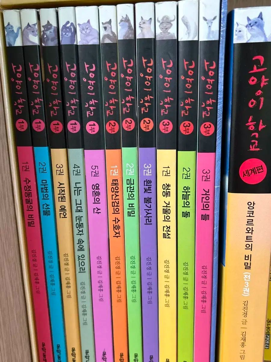 98個性派ブルー！ゴールドフレームのラウンドメガネフレームアンダーリム青おしゃ○ 98個性派ブルー！ゴールドフレームのラウンドメガネフレームアンダー
