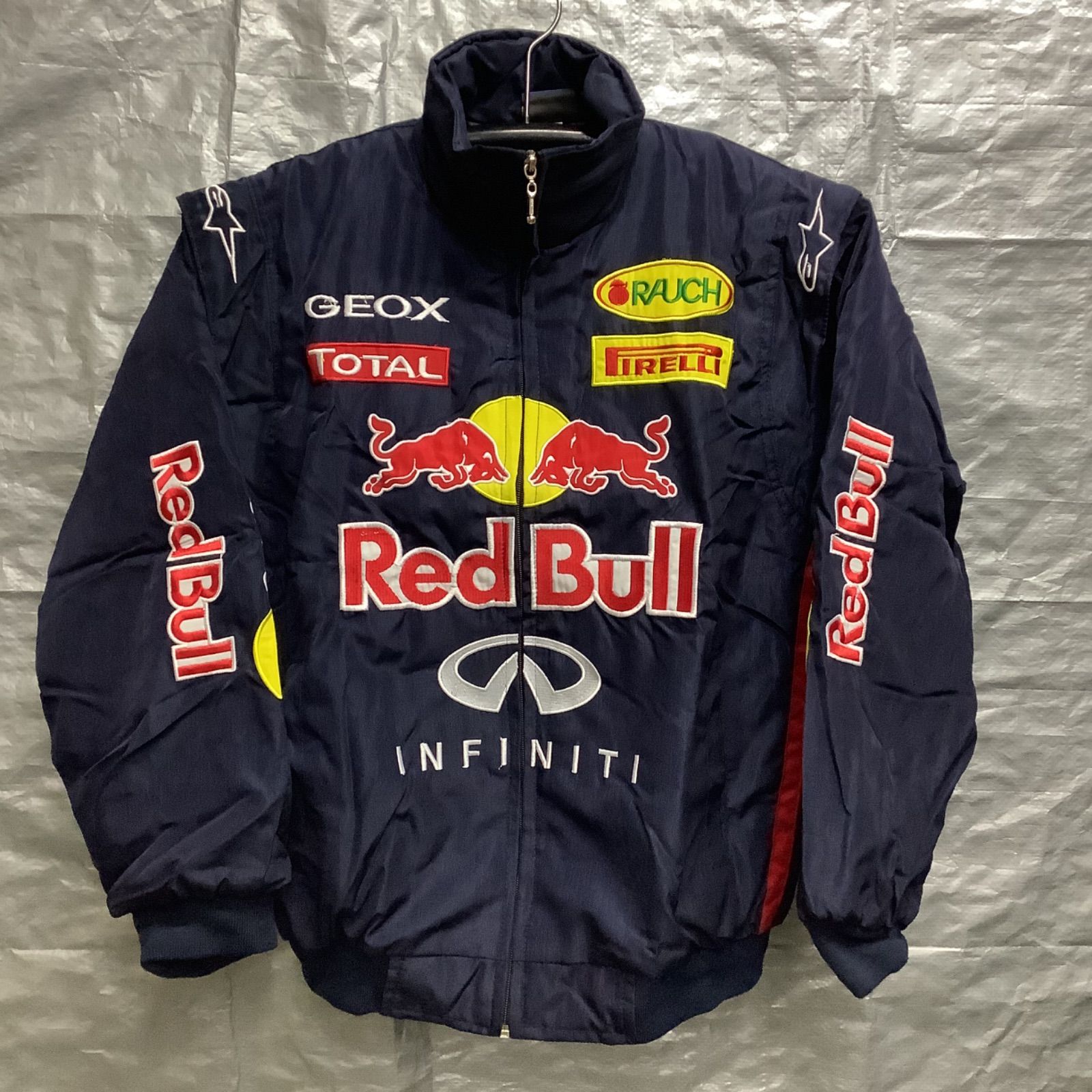 REDBULL レッドブルレーシングジャケット中綿入 ブルゾン ジャンパ ー 