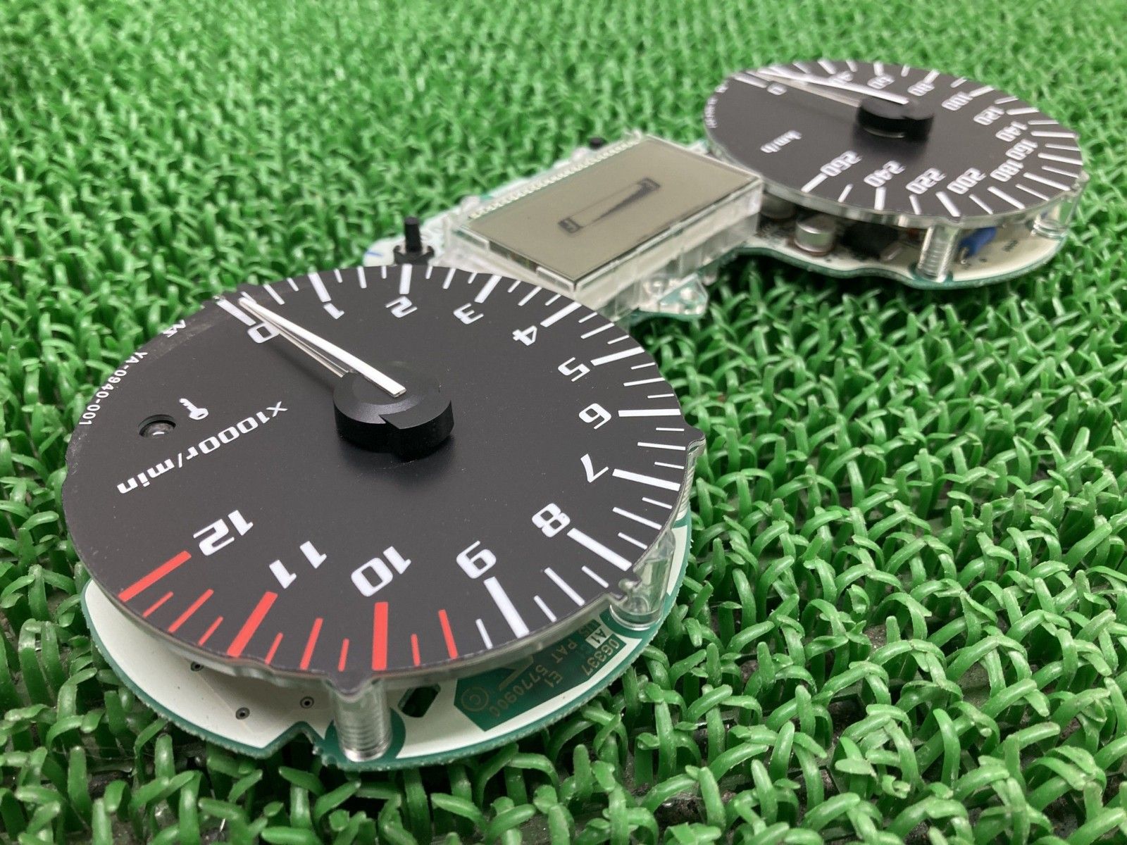 XJR1300 メーター YA-0940-001|YA-1004-001 ヤマハ 純正 RP17J YA-0940-001 YA-1004-001 割れ欠け無し 品薄 品 nM