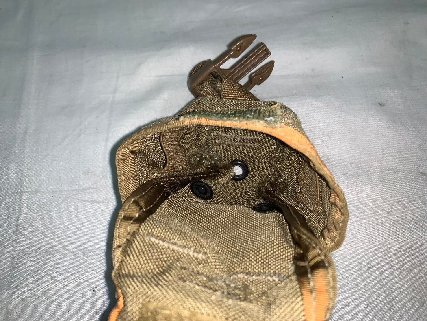 米軍実物　米軍放出品　RLCS M67 フラグ　グレネードポーチ　ARMY 米軍実物 PARACLETE パラクレイト M67 フラググレネード ポーチ