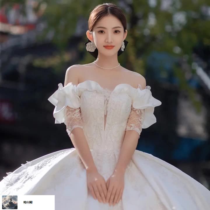 送料無料 一字肩×サテン×宮廷風 主婚 !-利用不可文字-! 豪華トレーン付き ヘップバーン風クラシック 感あふれる重工仕立て|8.12LYC680夏の新生活