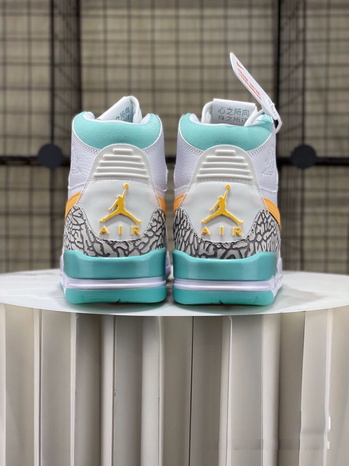 ナイキ JORDAN LEGACY312 27cm 新品未使用　箱無　別箱 箱無値引27cm 新品未使用タグ付き【NIKE 】エアジョーダン