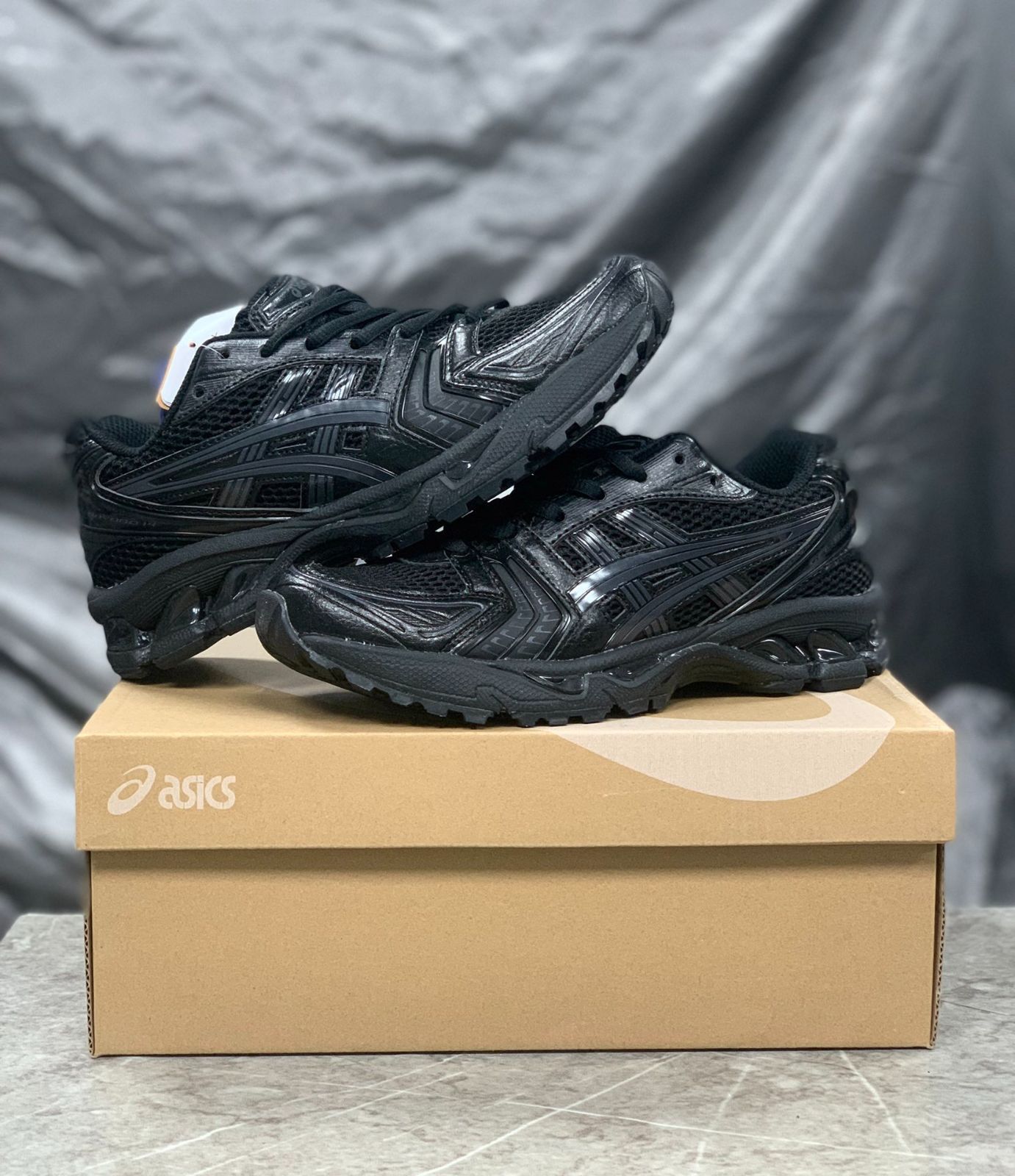 新品  ASICS GEL- kayano 14