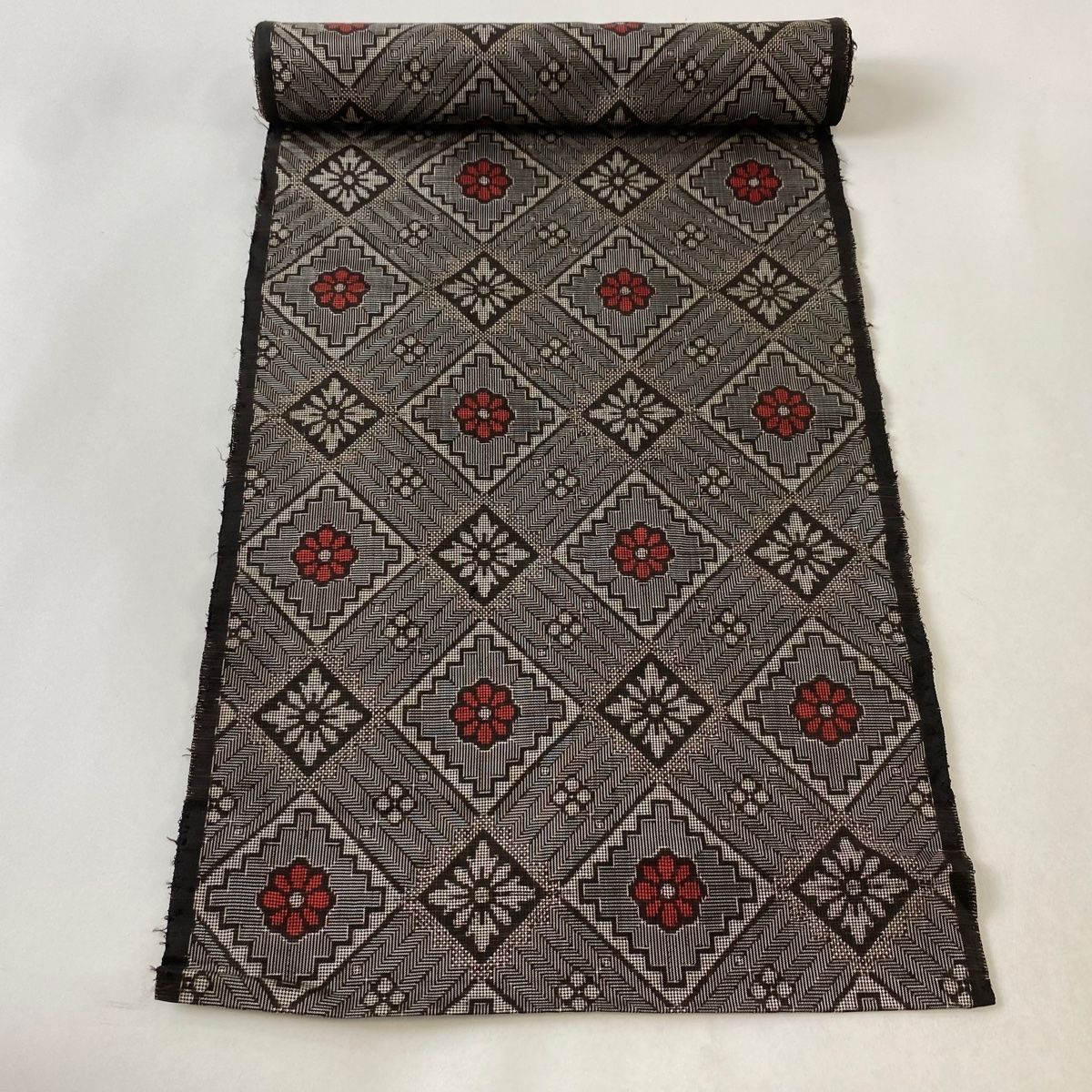 反物 逸品 大島紬 証紙 菱 華文 焦茶色 正絹 【中古】 - メルカリ 