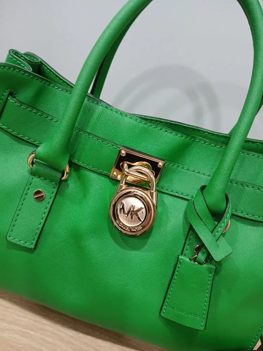 MICHAEL KORS
