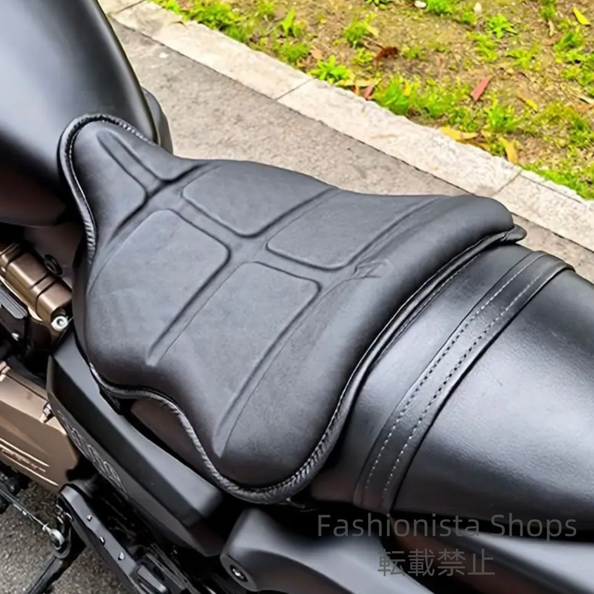 シートクッション モーターサイクル用 ブラックPUレザー製 ゲルパッド内蔵 高弾性 滑り止めデザイン 長時間ライド対応 圧力軽減構造 フィット感設計 サポート力強化タイプ シンプルデザイン バイク用品 ブラック cp76
