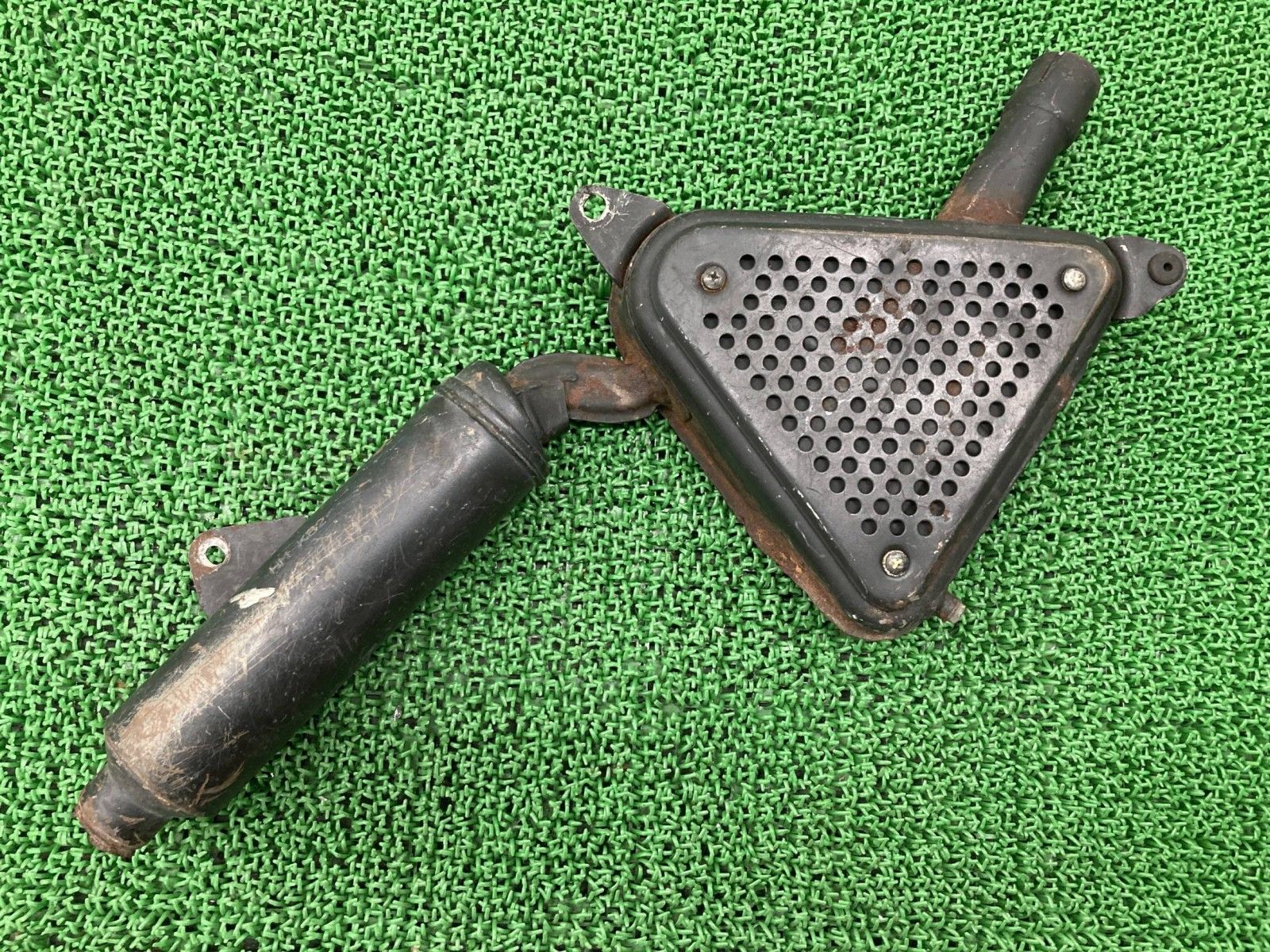 イーハトーブ サイレンサーマフラー KB2 ホンダ 純正 バイク 部品 JD03 修復素材やカスタム素材に 品薄 品 Bz