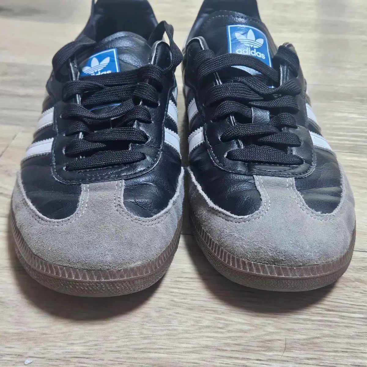 adidas アディダス