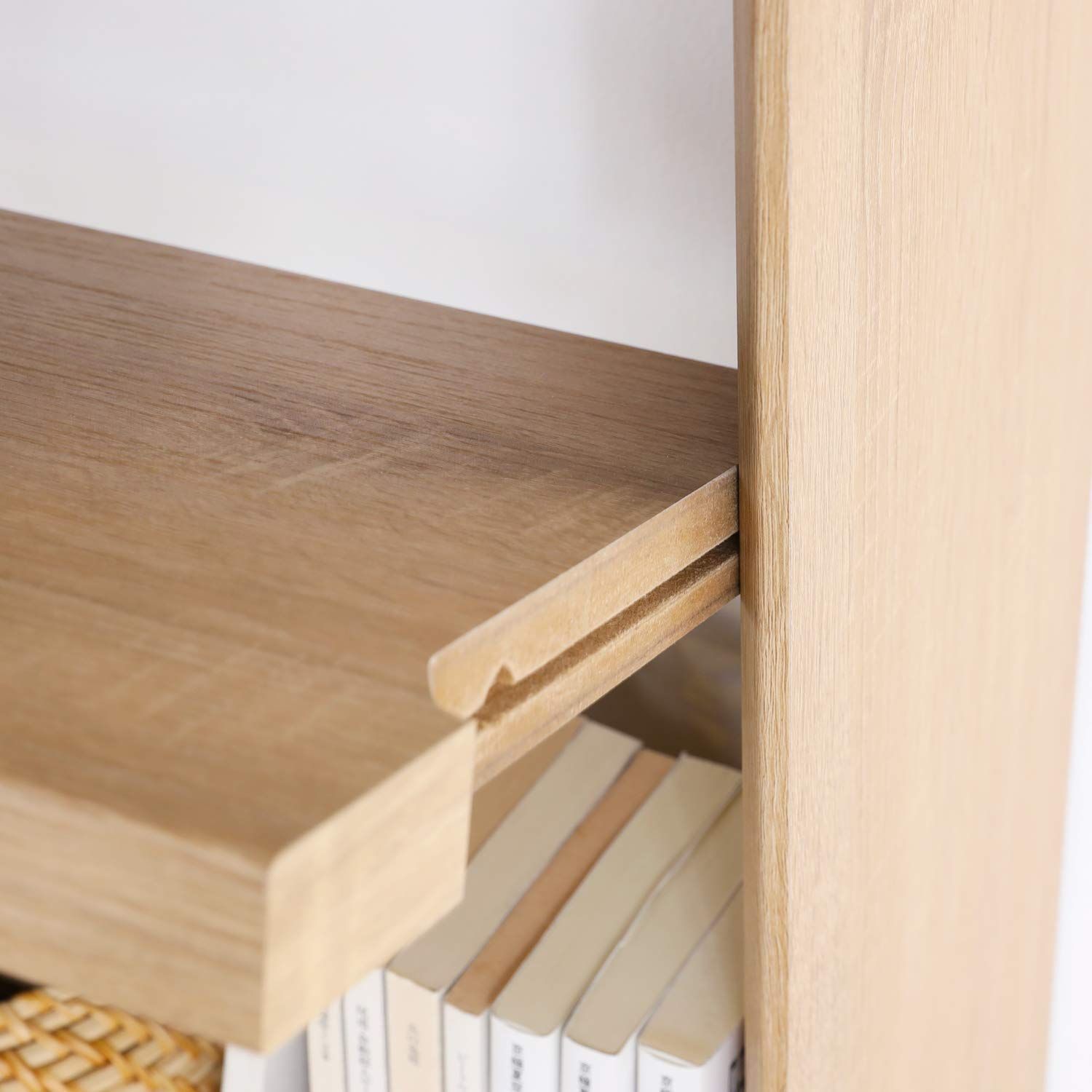 厚い棚板が力強く存在感を放つ高さ2mの オープンラック