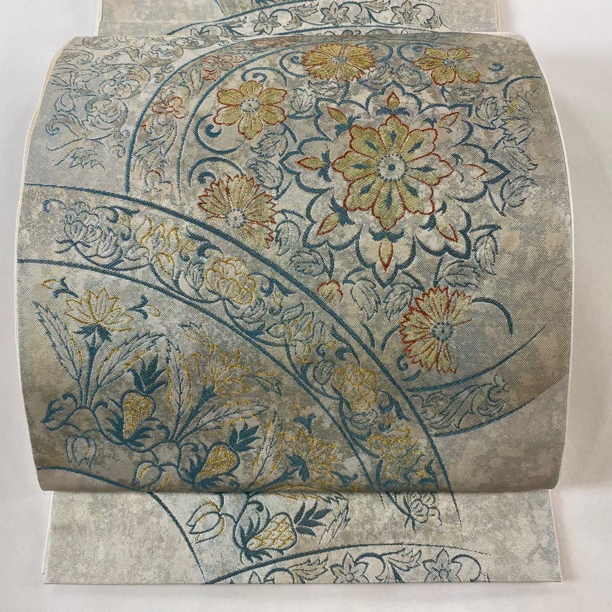 412y13☆袋帯 金糸 銀糸 大輪の菊 唐草 赤 青 金☆美品 袋帯 美品 秀品 川島織物 落款あり 華文 花唐草 金糸 箔 銀色 六