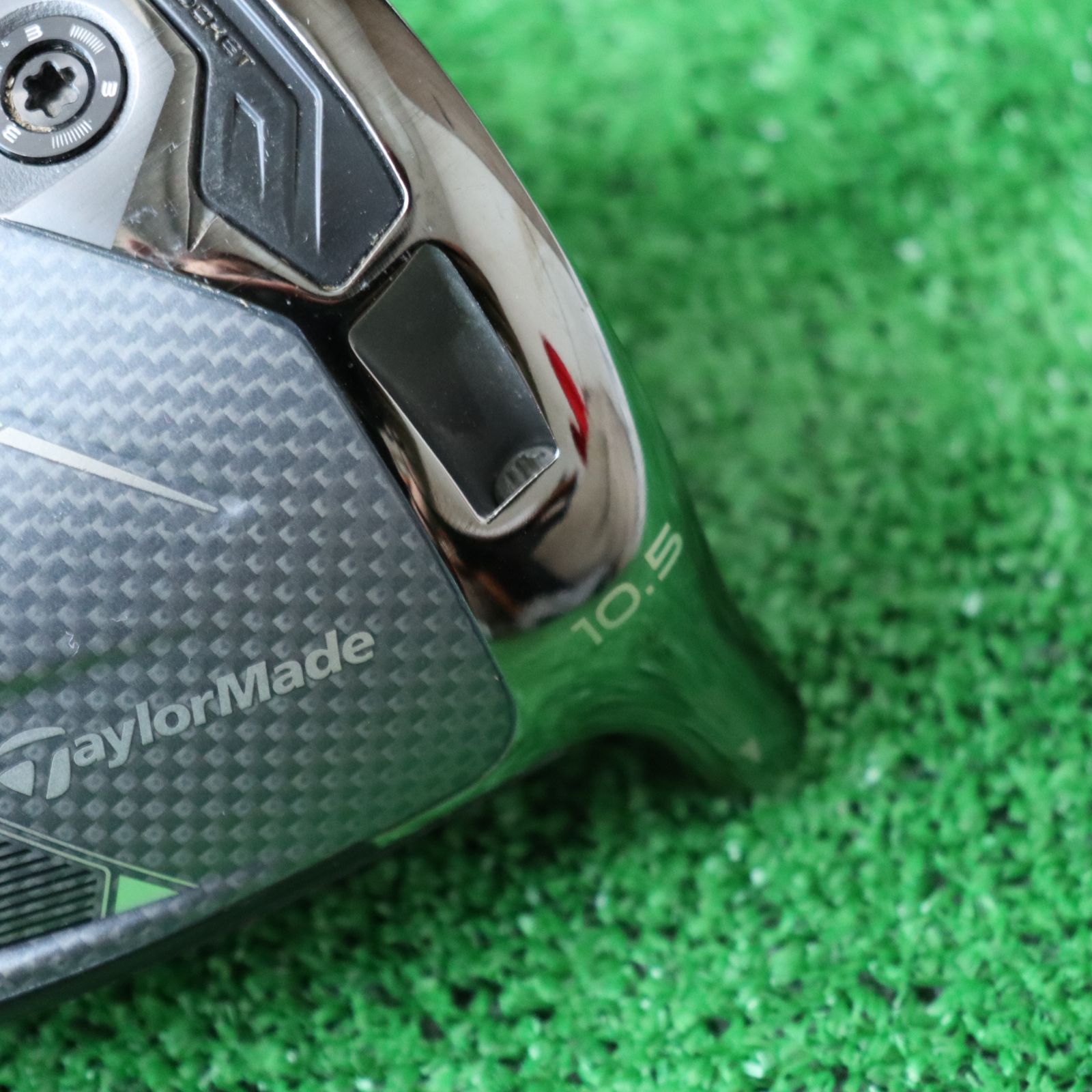 Qi35 コア ドライバー 10.5 °ヘッドのみ 別売ウェイト付 TaylorMade