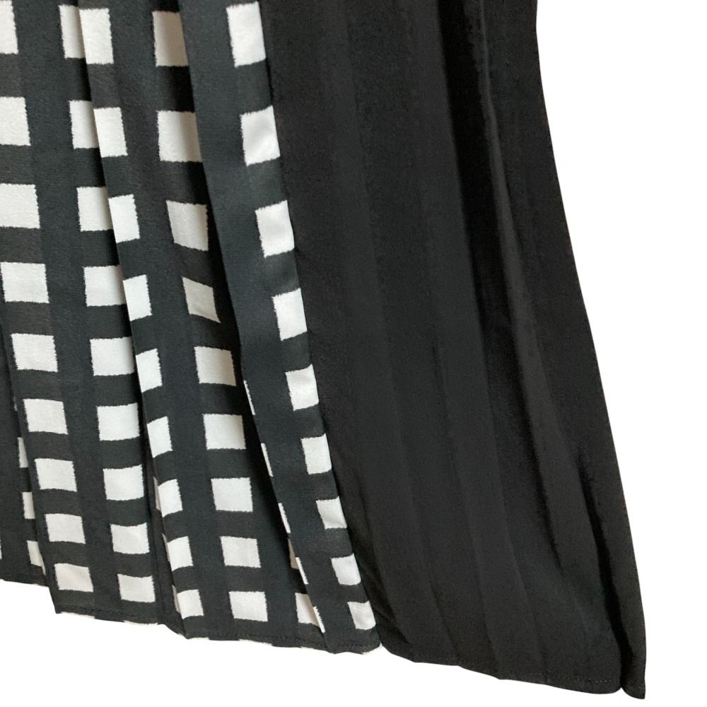 プリーツスカート