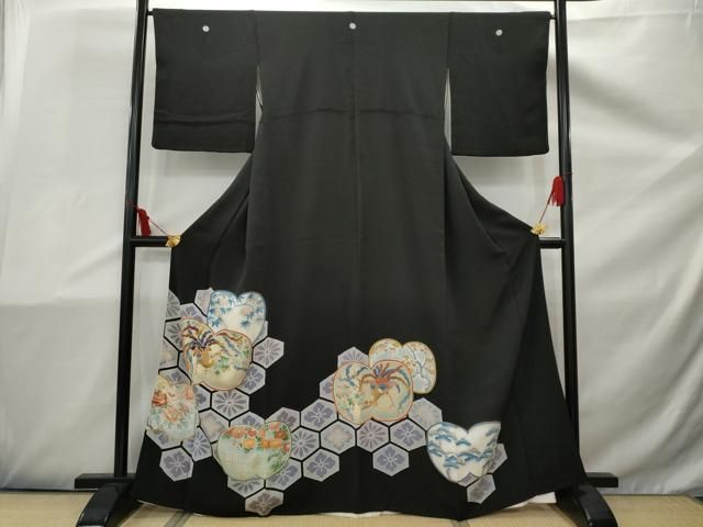 逸品❇️有名作家落款入り手描友禅金彩刺繍‥豪華正絹黒留め袖❇️フルセット 楽天市場】刺繍柄の正絹江戸妻 未仕立 江戸褄 正絹黒留袖 豪華な