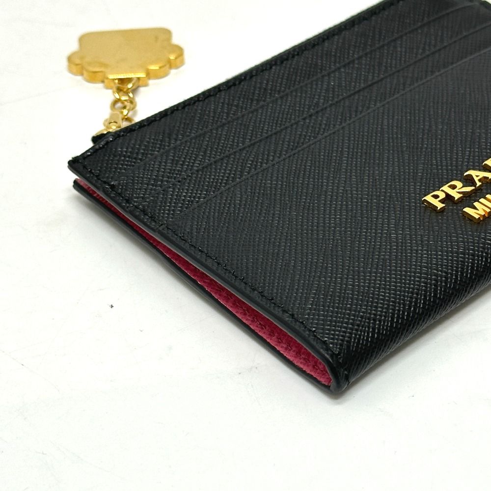 PRADA プラダ