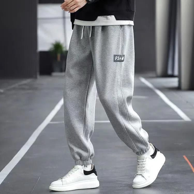 新品未使用夏らしい薄手なパンツグレーM 新品未使用夏らしい薄手なパンツグレーM