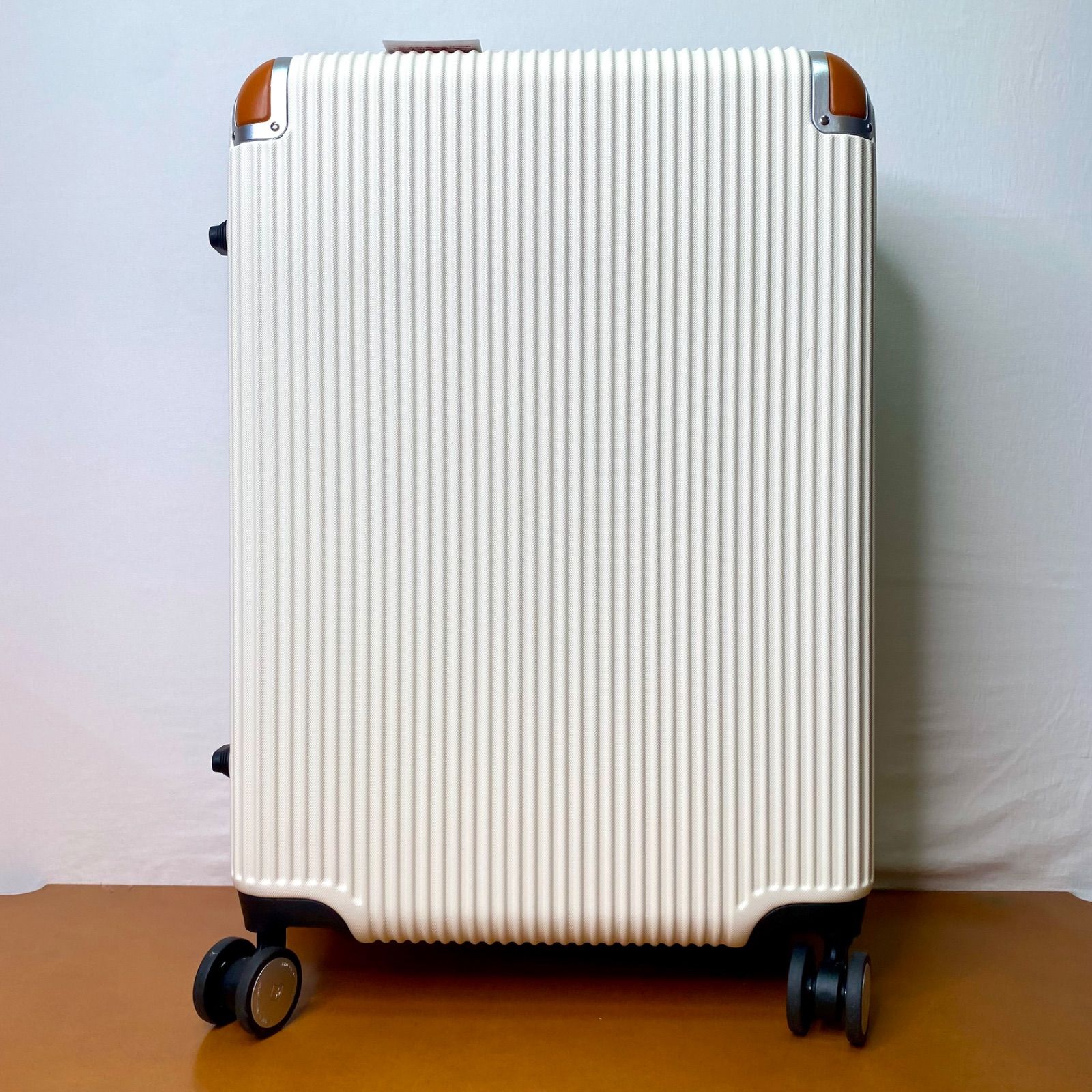 新品未使用 スイスミリタリー スーツケース プレミアム Cタイプ 24