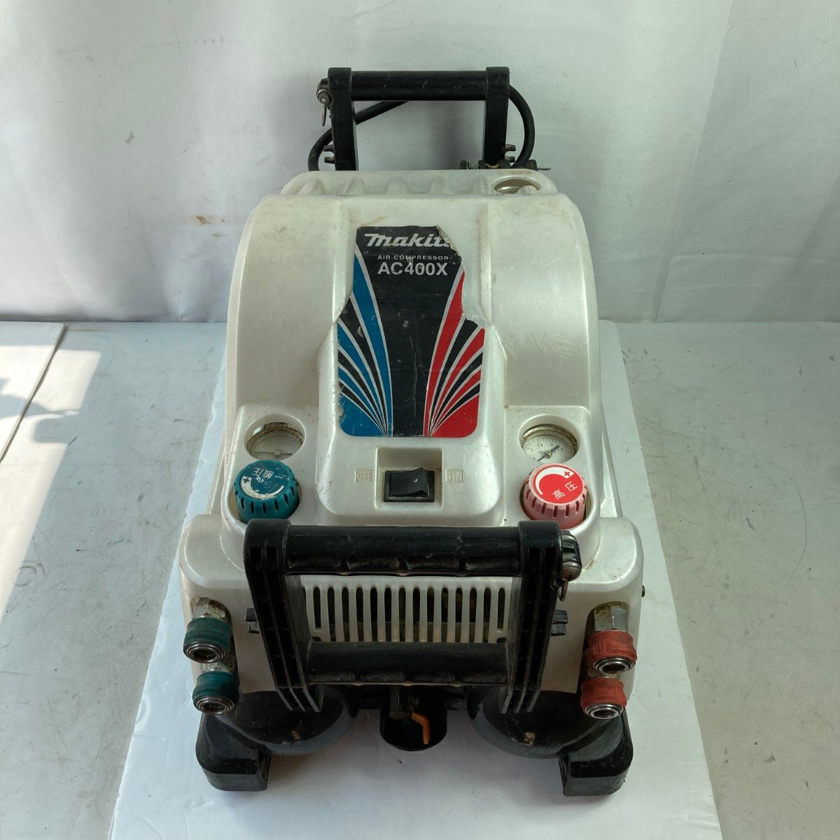 信頼のマキタAC400Xコンプレッサー 型式古いがオーバーホール済み
