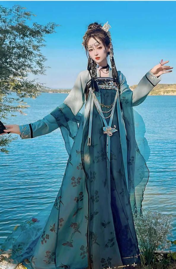 星 ♥ 2025 豪華刺繍 漢服 かんふく 古風衣装 レトロ風 中華ロリータ コスプレ ワンピース 唐装 仙女服 中華風 美しい刺繍 学園祭用 文化祭用 舞台演出用 日常着 プレゼント用 レディース用HF343