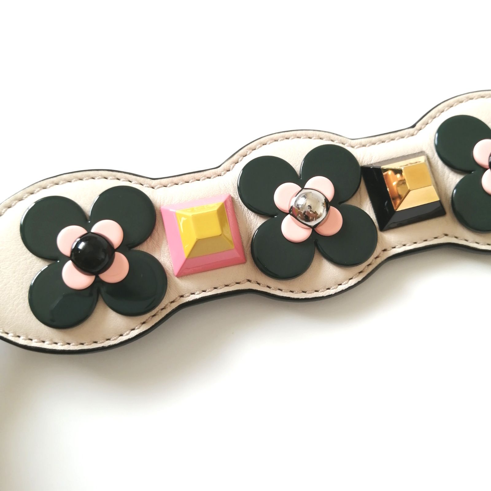 FENDI お花モチーフ ショルダー FENDI フラワーモチーフ ショルダー