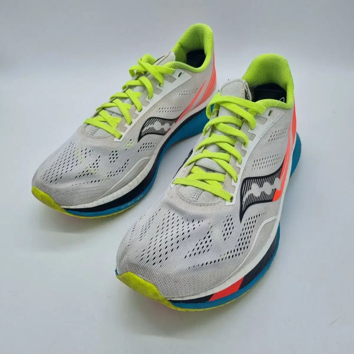 【雷市場（ポンジャン）商品韓国直送】 Saucony(サッカニー) エンドルフィン プロ White Mutant メンズ 280mm