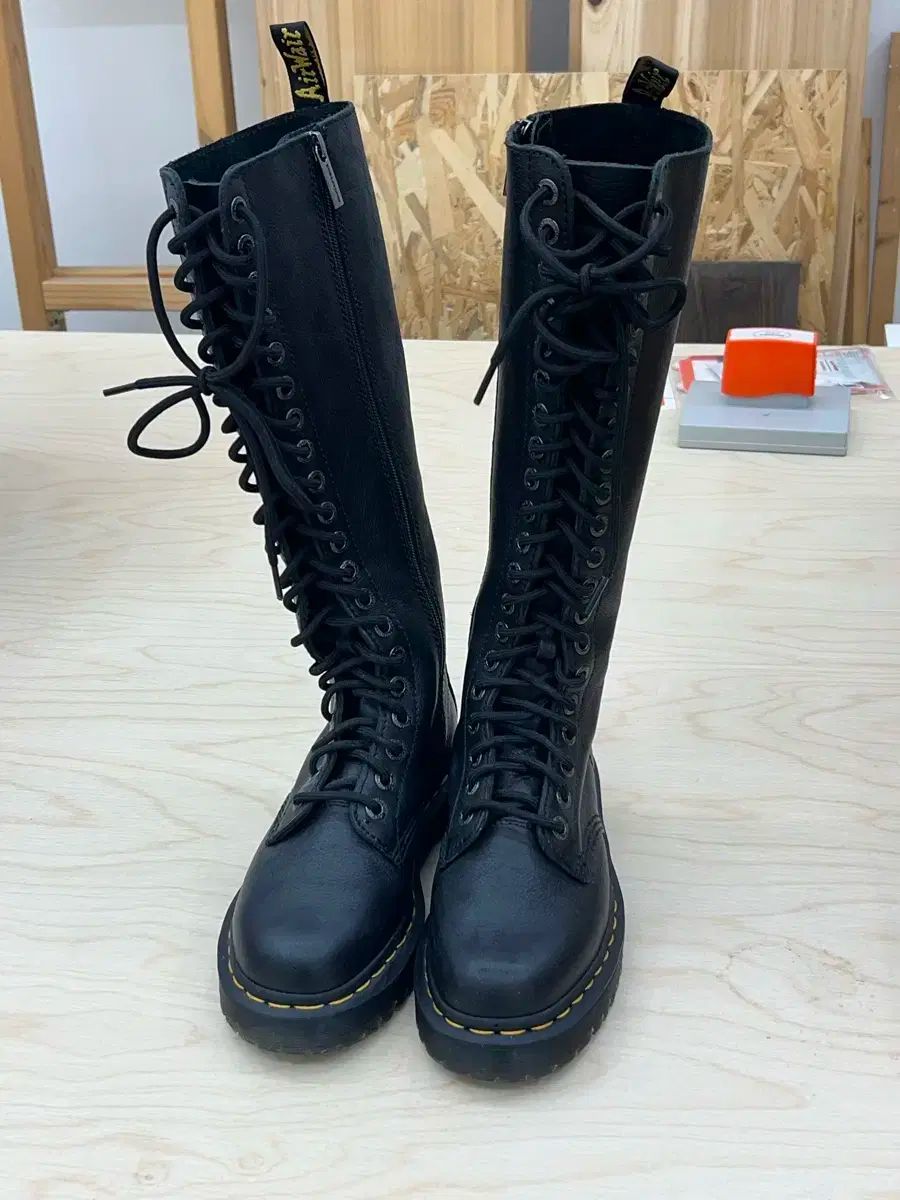 DR. MARTENS ドクターマーチン 1B60 ベックス 20 笏 ロングブーツ