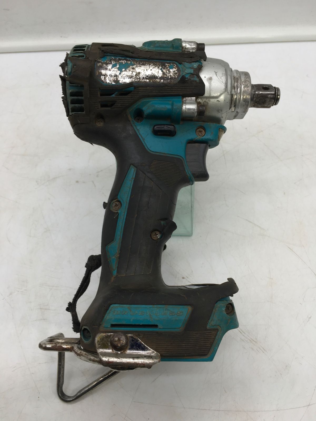 品 Makita マキタ 18v充電式インパクトレンチ TW300DZ 本体のみ ITD4S313IX34 エコツール岡崎インター店 M02