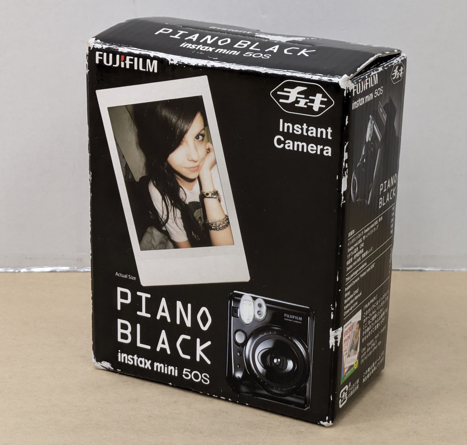 チェキ本体ピアノブラック