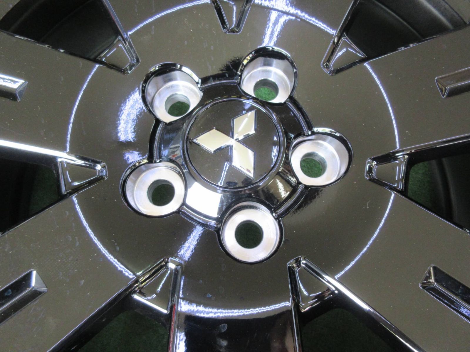 ミツビシ デリカＤ５純正 ブラックカラー 7J-18 5H114.3 38 ２０２5年 スタッドレス付き FFCRYSTALESIA_COM