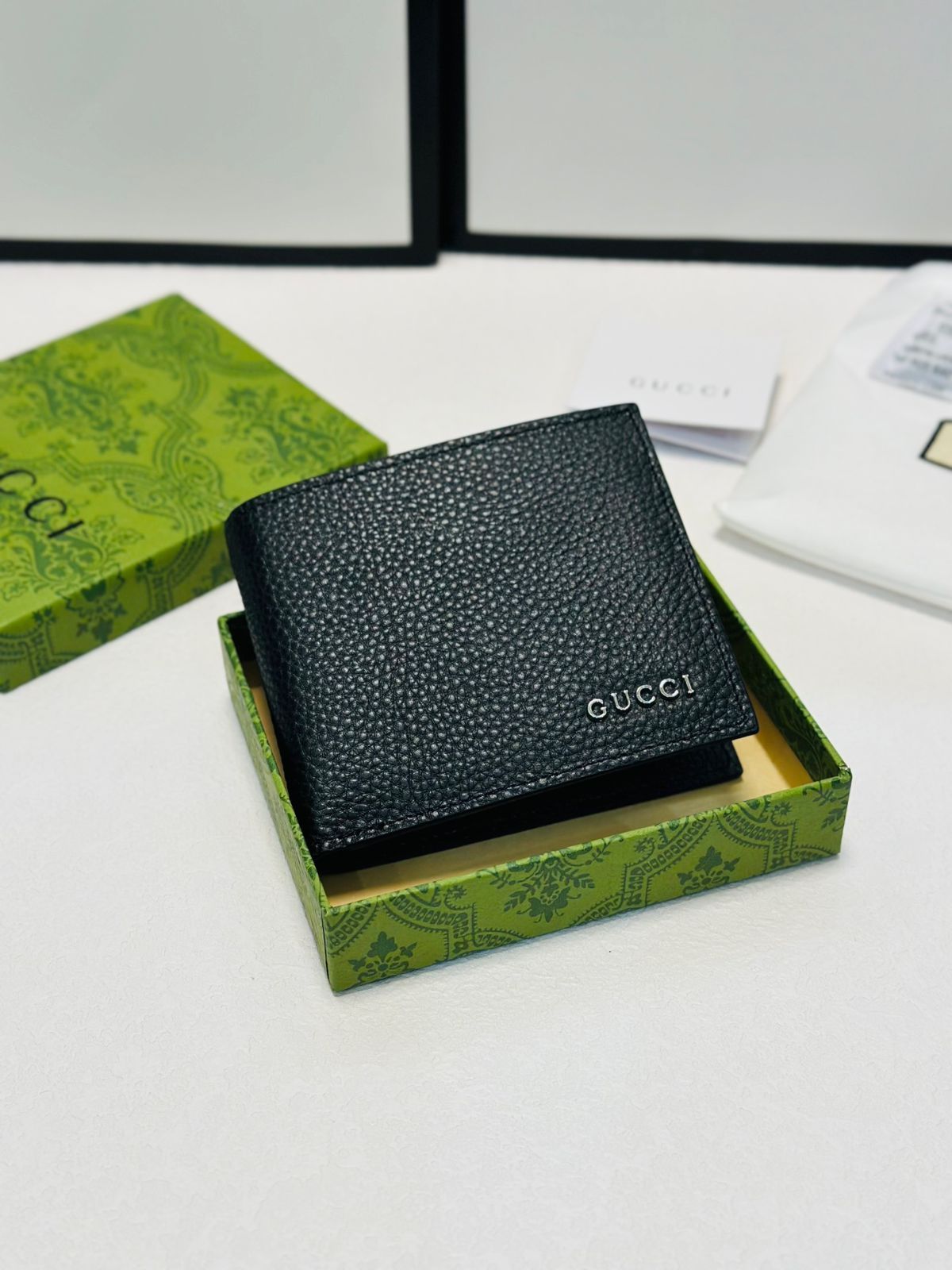 今日 GUCCI グッチ メンズ ブラック 12x10 ソフトレザー ショートウォレット