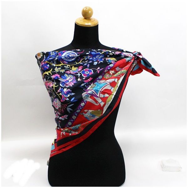 エルメス89×88センチシルクスカーフ