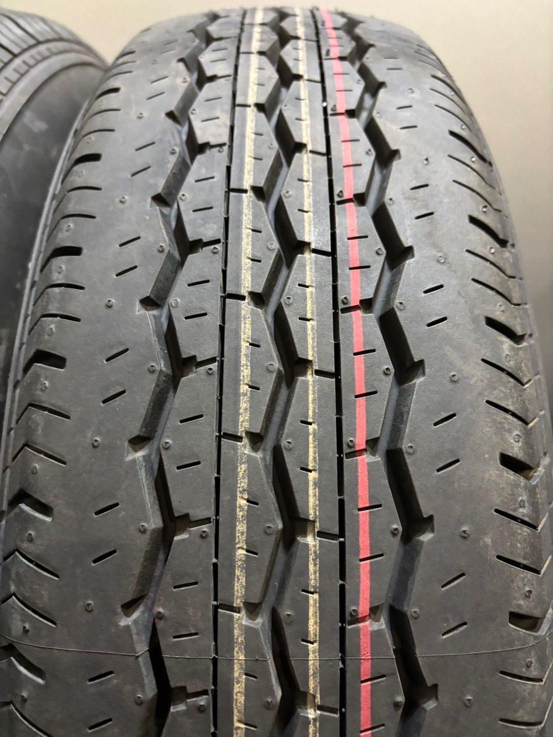 195|80R15