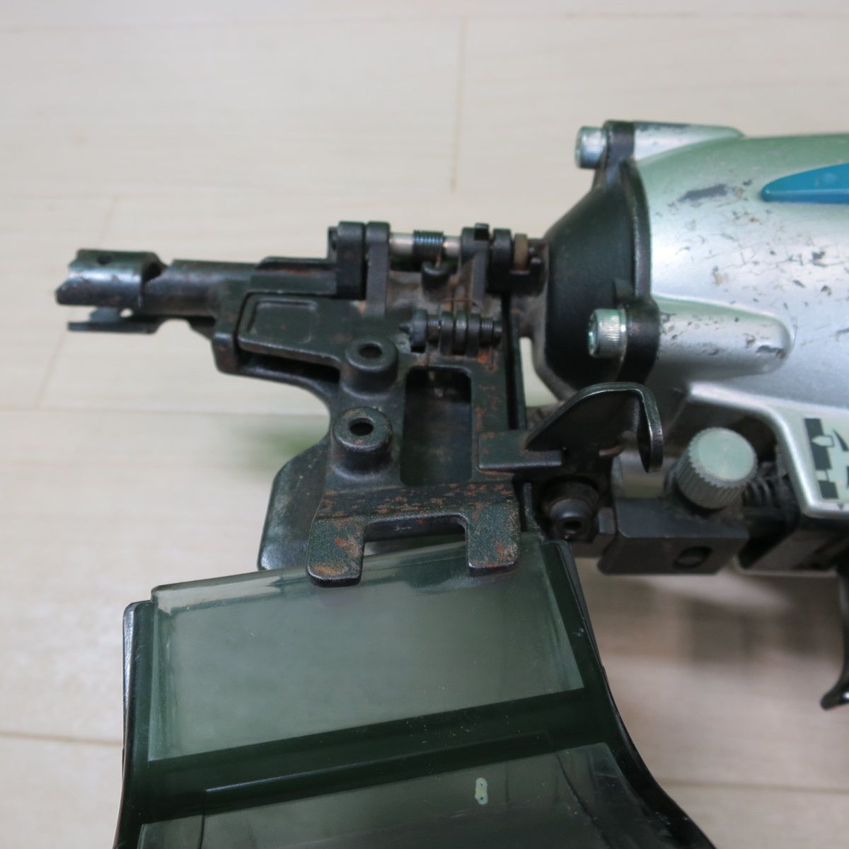 送料無料 マキタ サイディング 用 エア 釘打 AN552 エアー ツール 工具 シート釘 27～50mm 釘打ち機 釘打機 makita HRDEVELOPMENT_JP