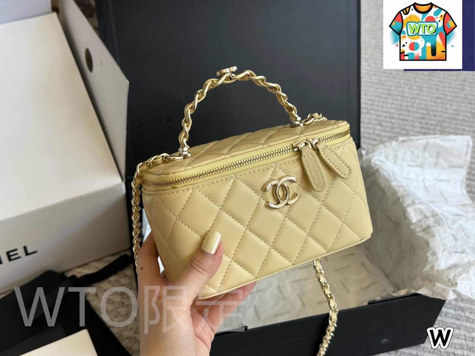 今日WTO】Chanel シャネル クラシックハンドルボックスバッグ