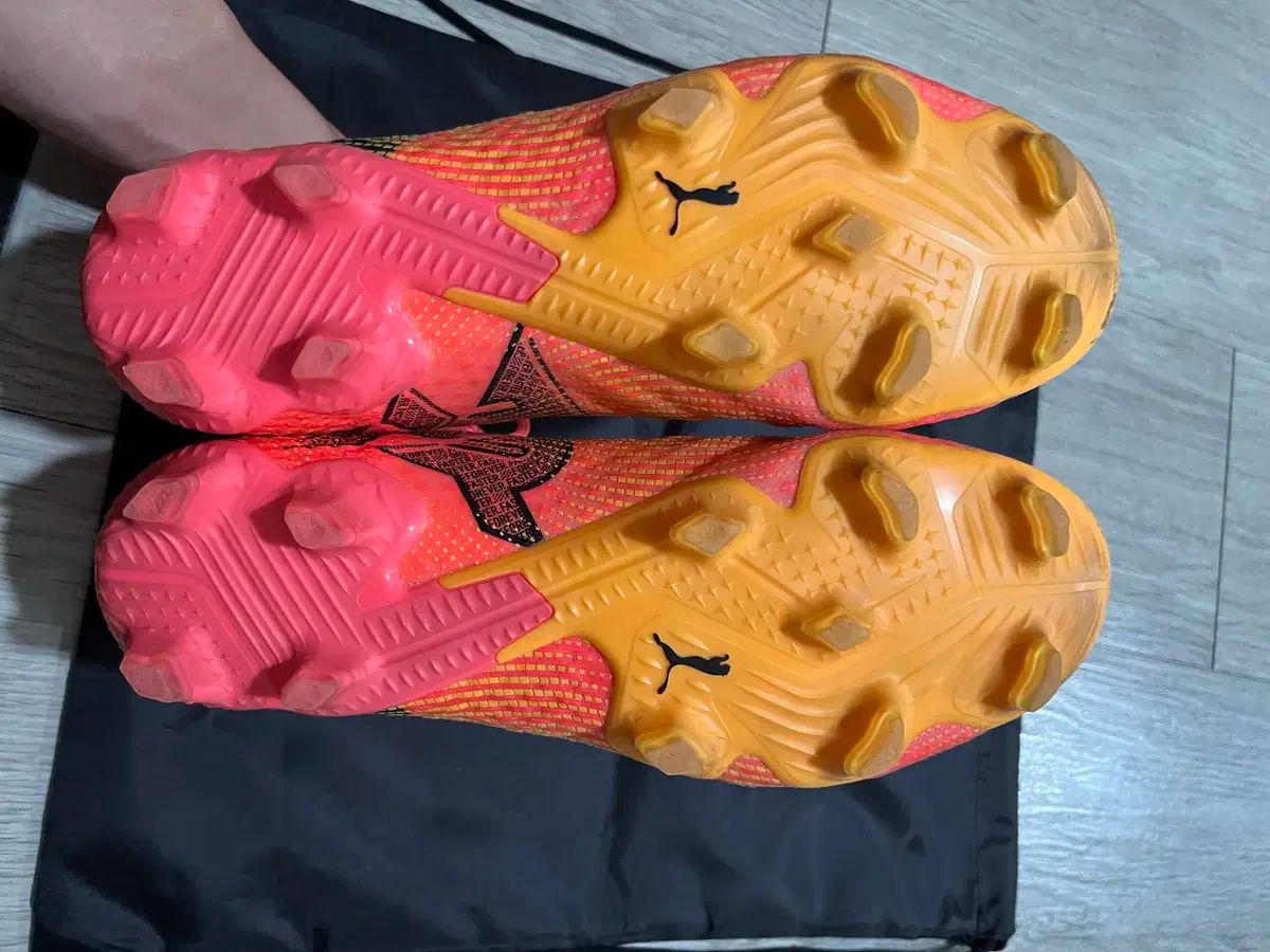 高品質 PUMA(プーマ) 未来 7 ULTIMATE FG ／ AG 255 サッカー