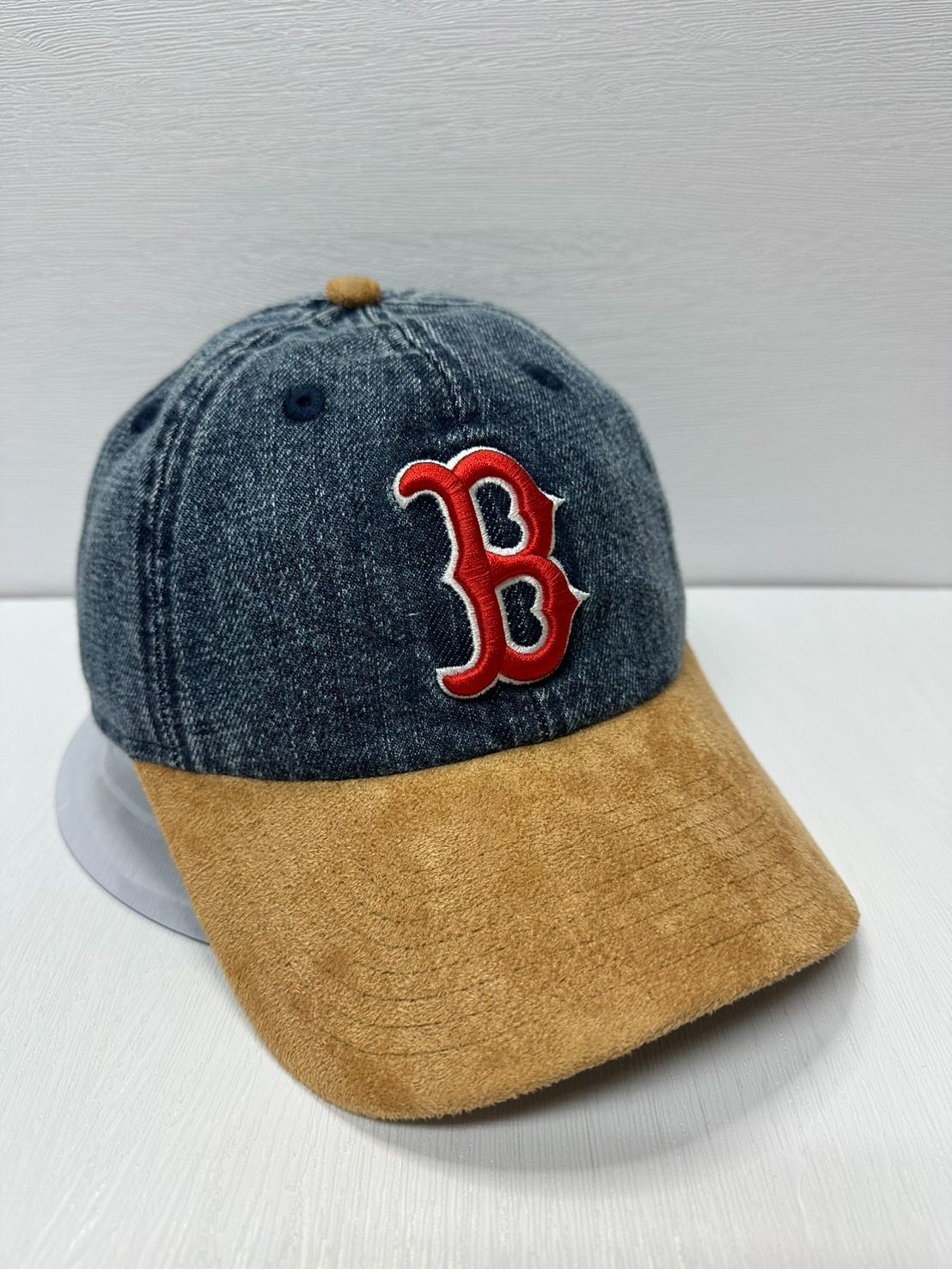 Newera ボストンレッドソックス デニム スウェードレザー Casual Classic ストラップバックキャップ ツートン