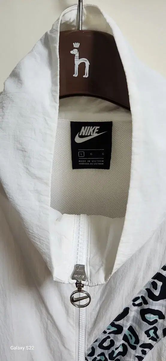 NIKE