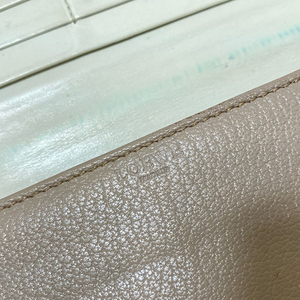 LOEWE(ロエベ) 長財布 - グレーベージュ レザー - メルカリ