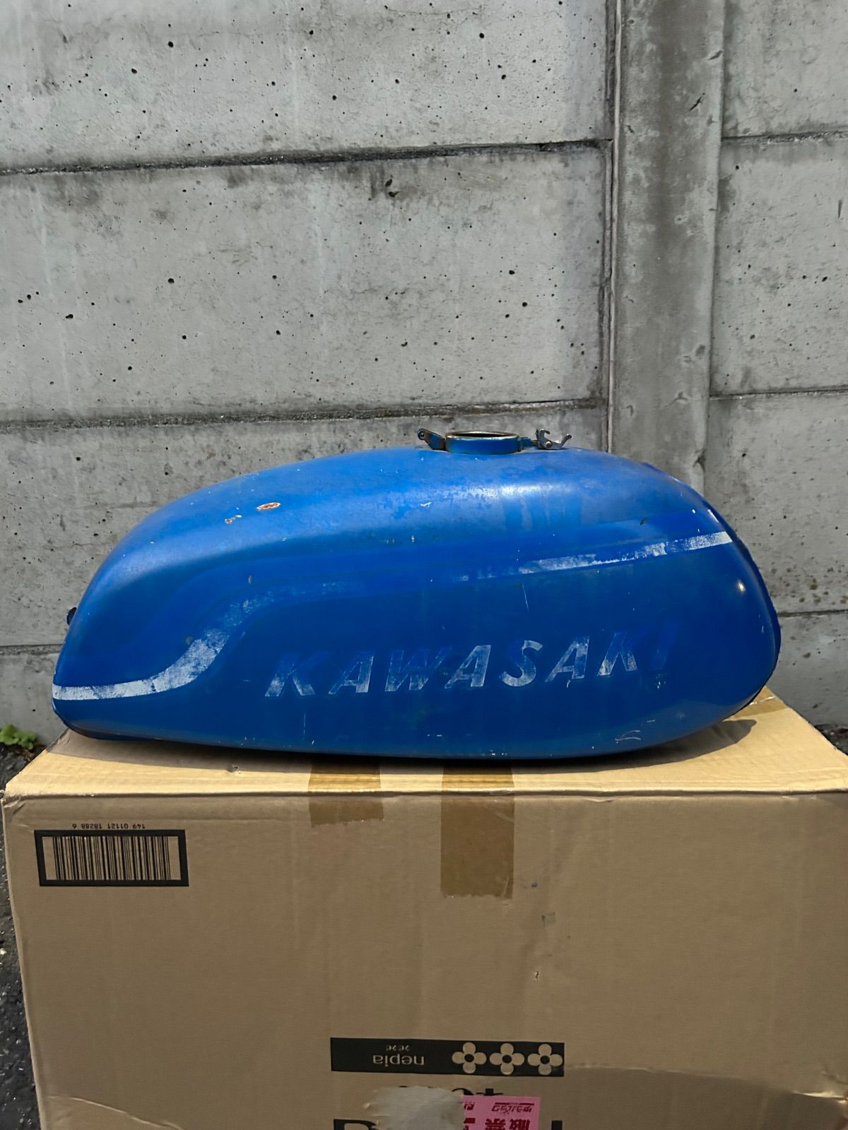 マッハ750SS 純正タンク - メルカリ