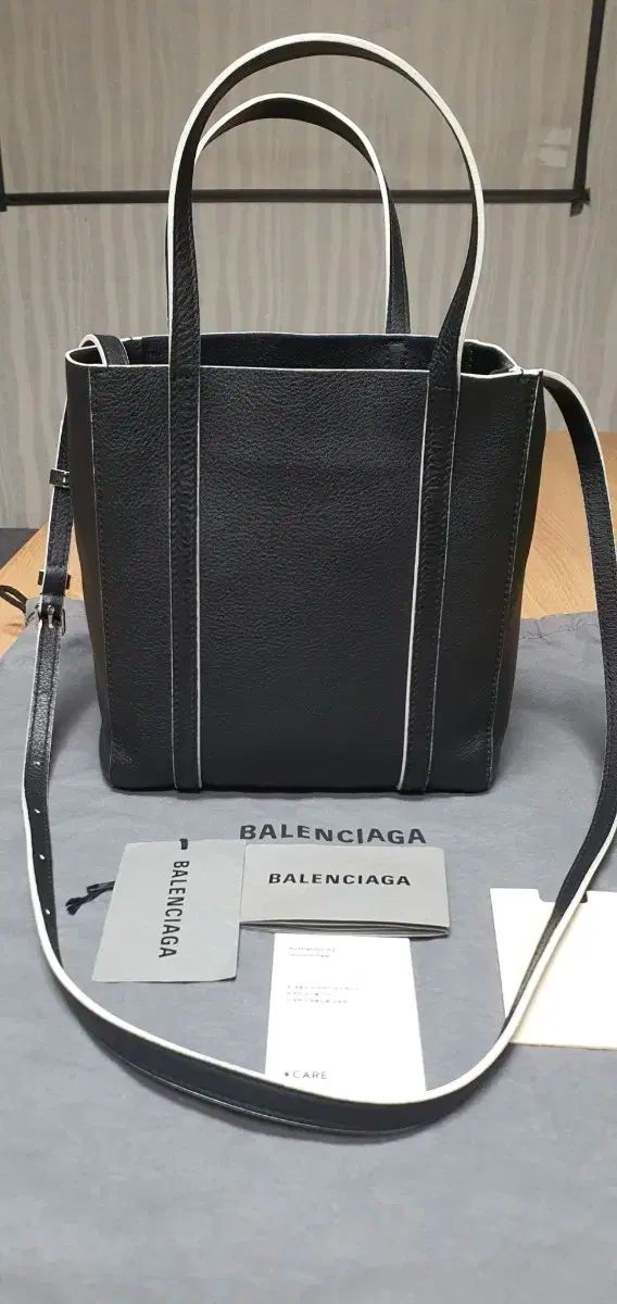 【BALENCIAGA】エブリデイ XXS クロスバック・中古 BALENCIAGA(バレンシアガ) エブリデイ xxs クロスボディバッグ