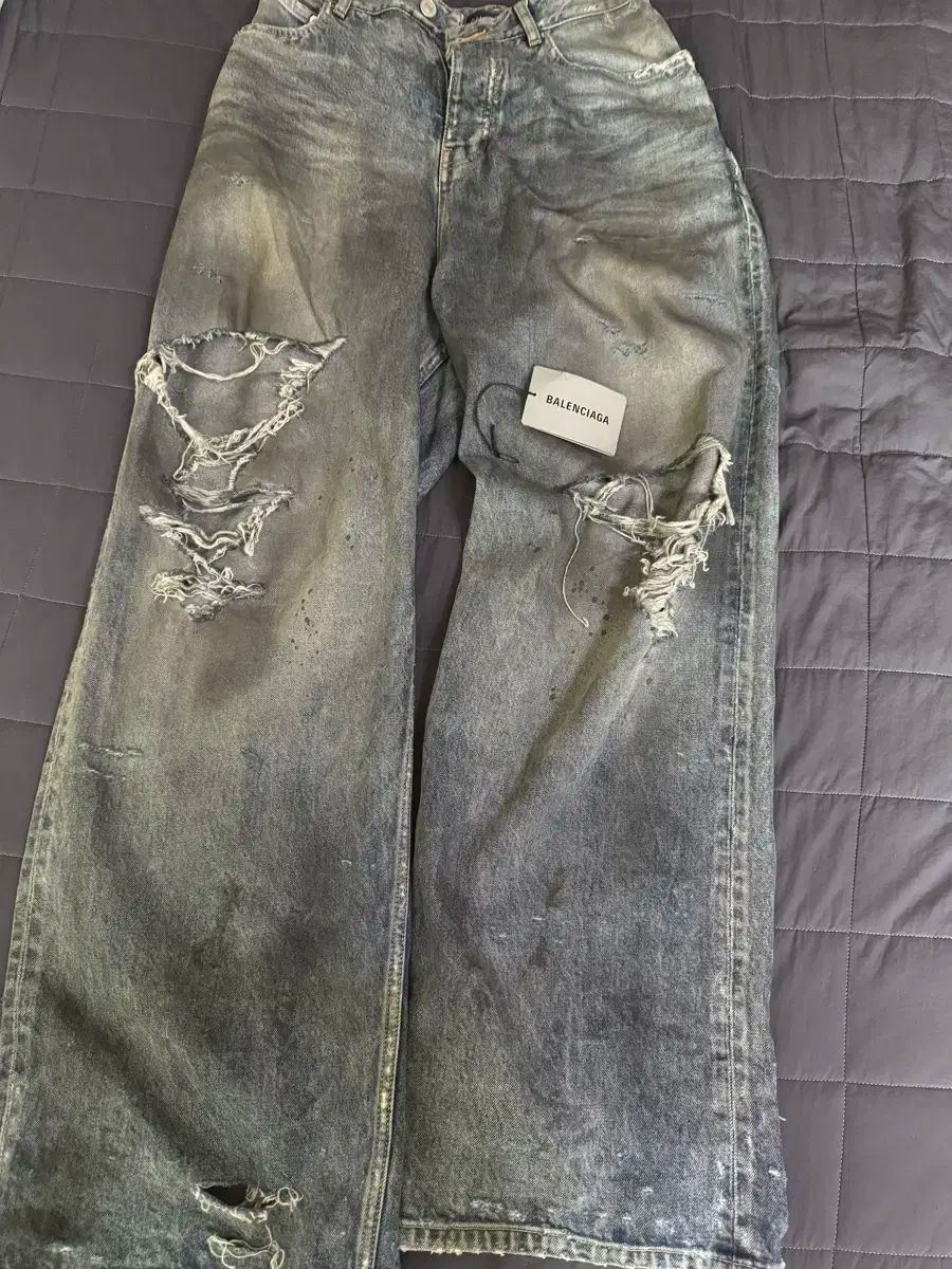 BALENCIAGA バレンシアガ 23ss デストロイバギーデニム　M 楽天市場】BALENCIAGA バレンシアガ 23SS Destroyed Knee Baggy