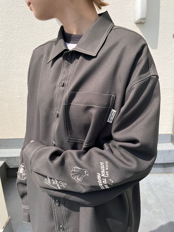 長袖シャツ メンズ 襟&袖刺繍 レトロ感 ルーズカジュアル 2色 BENDER TOKYO シャツ 「BENDER TOKYO」オーバーサイズ レトロ 総