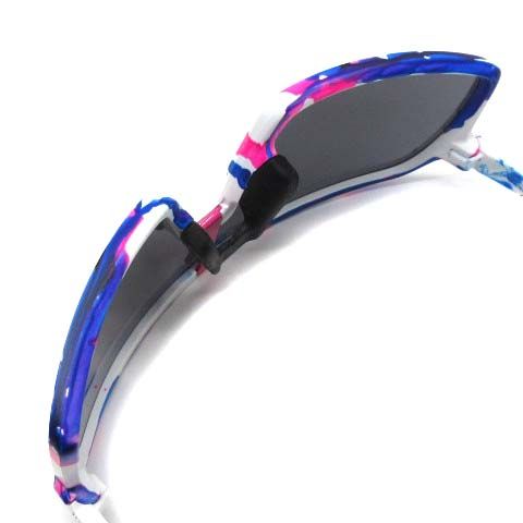 OAKLEY