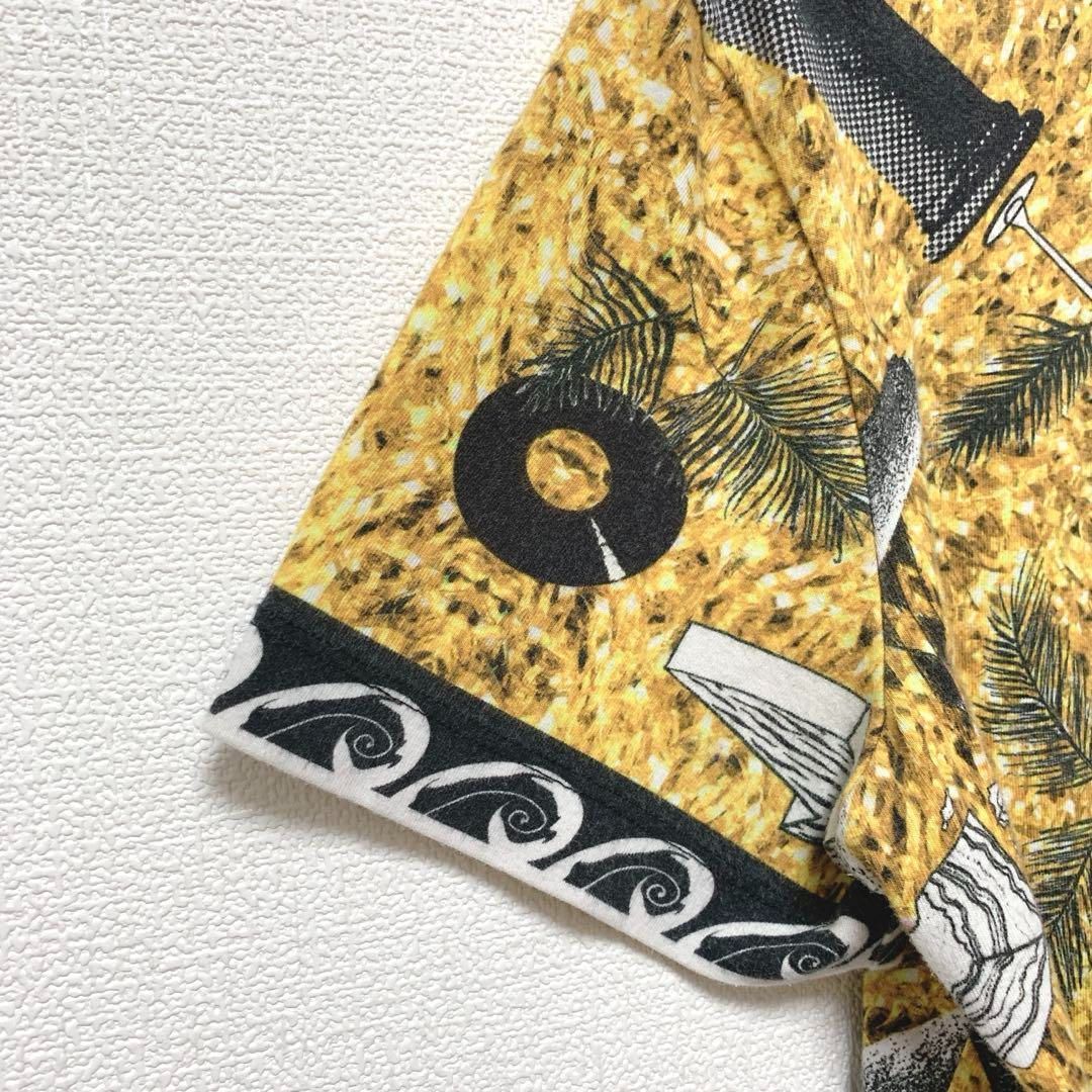 VERSACE　ヴェルサーチ　Tシャツ　ライオン　インパクト　VERSUS　短丈 VERSACE ヴェルサーチ Tシャツ ライオン インパクト VERSUS 短丈