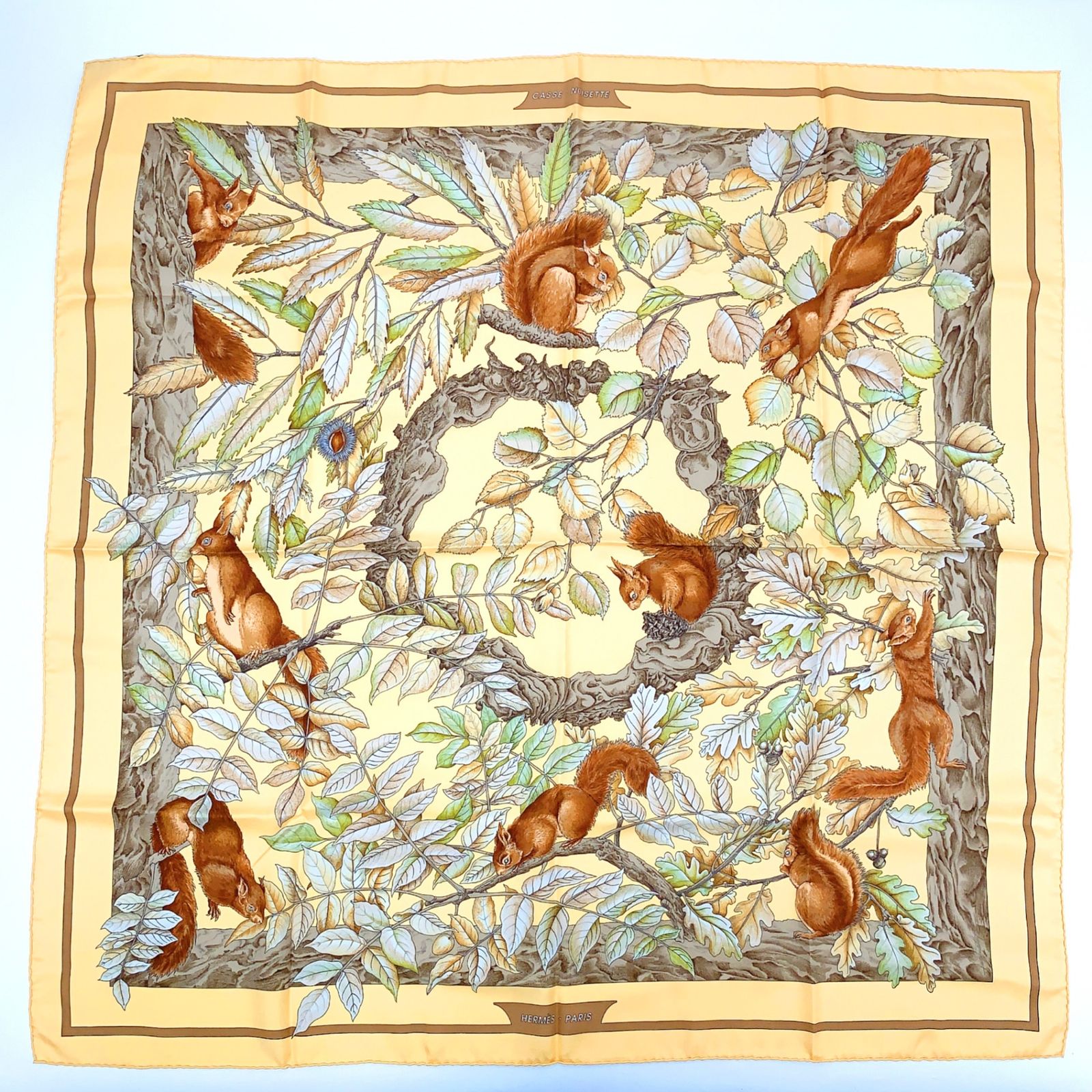 HERMES カレ90 CASSE NOISETTE くるみ割り スカーフ エルメス カレ90 CASSE NOISETTE くるみ割り スカーフ シルク