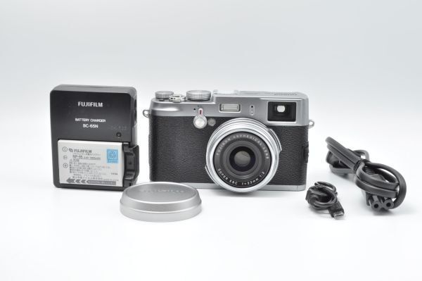 Fujifilm FinePix x100 シルバー デジタルカメラ 【278】