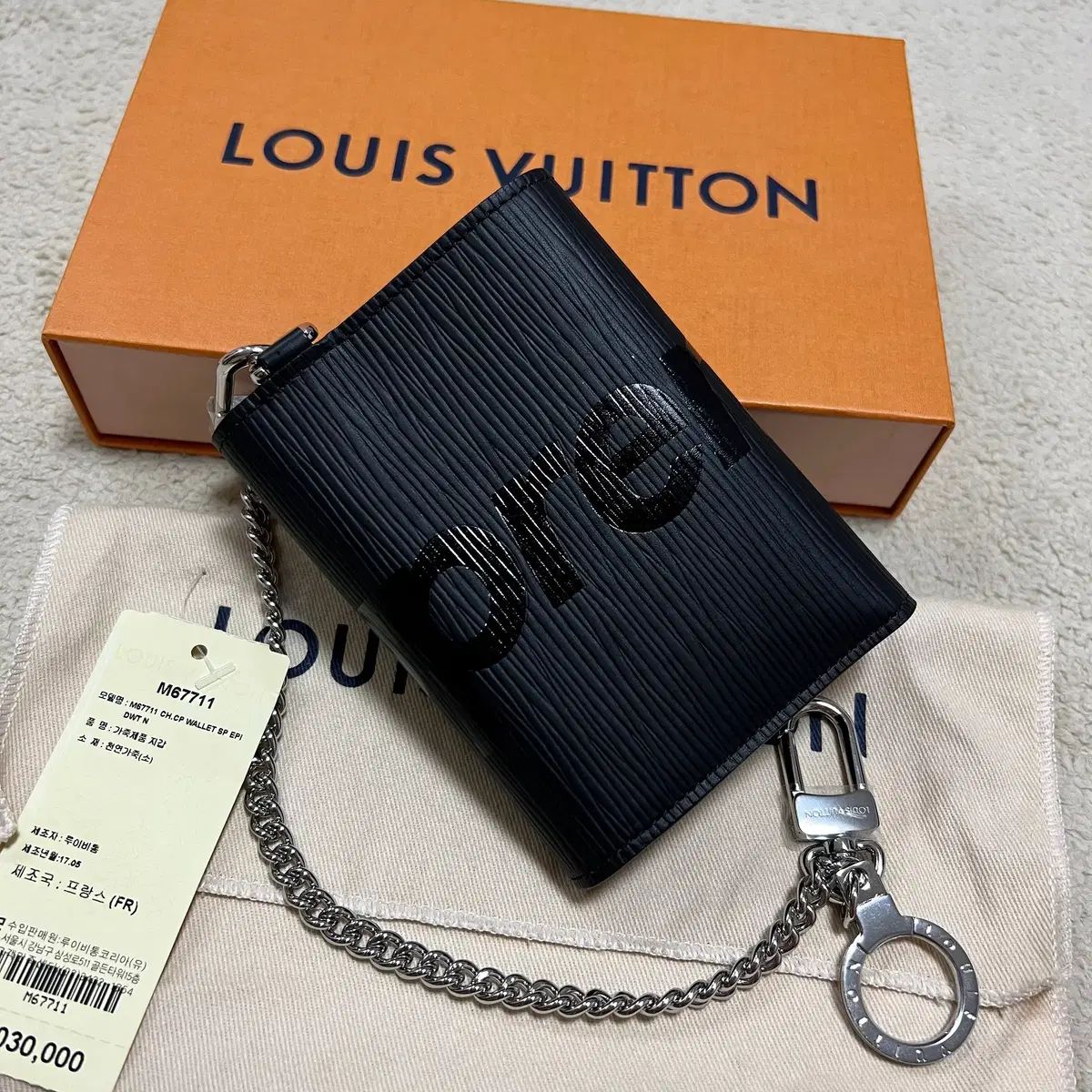 LOUIS VUITTON / エピ チェーンコンパクトウォレット ブラック LOUIS VUITTON×Supreme エピ チェーン コンパクト ウォレット3つ折り