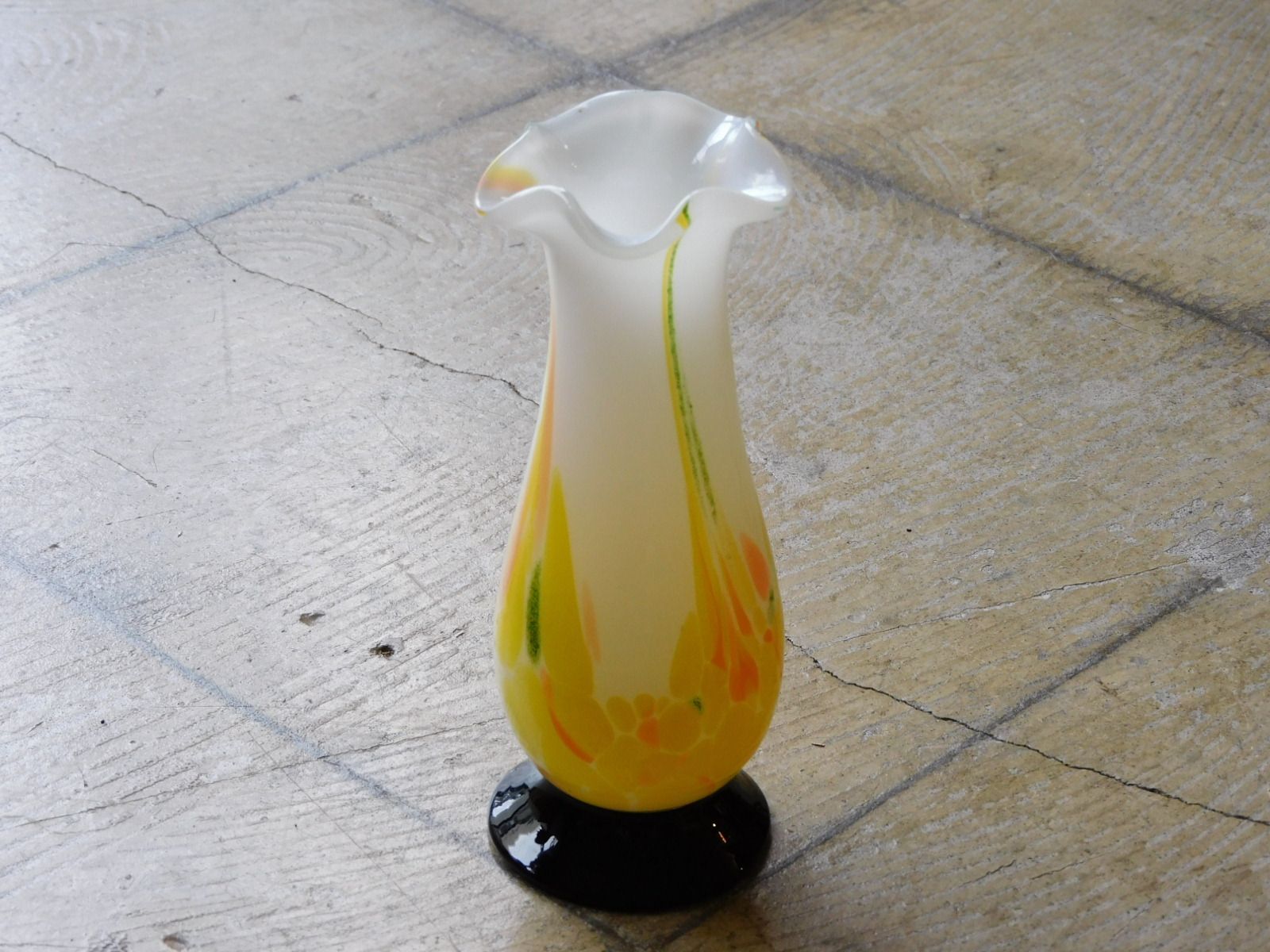 ふるいガラス花瓶 一輪挿し フリルに吹雪 HK-a-05537 アンティーク 氷コップ 和硝子 ぺろぺろ レトロガラス